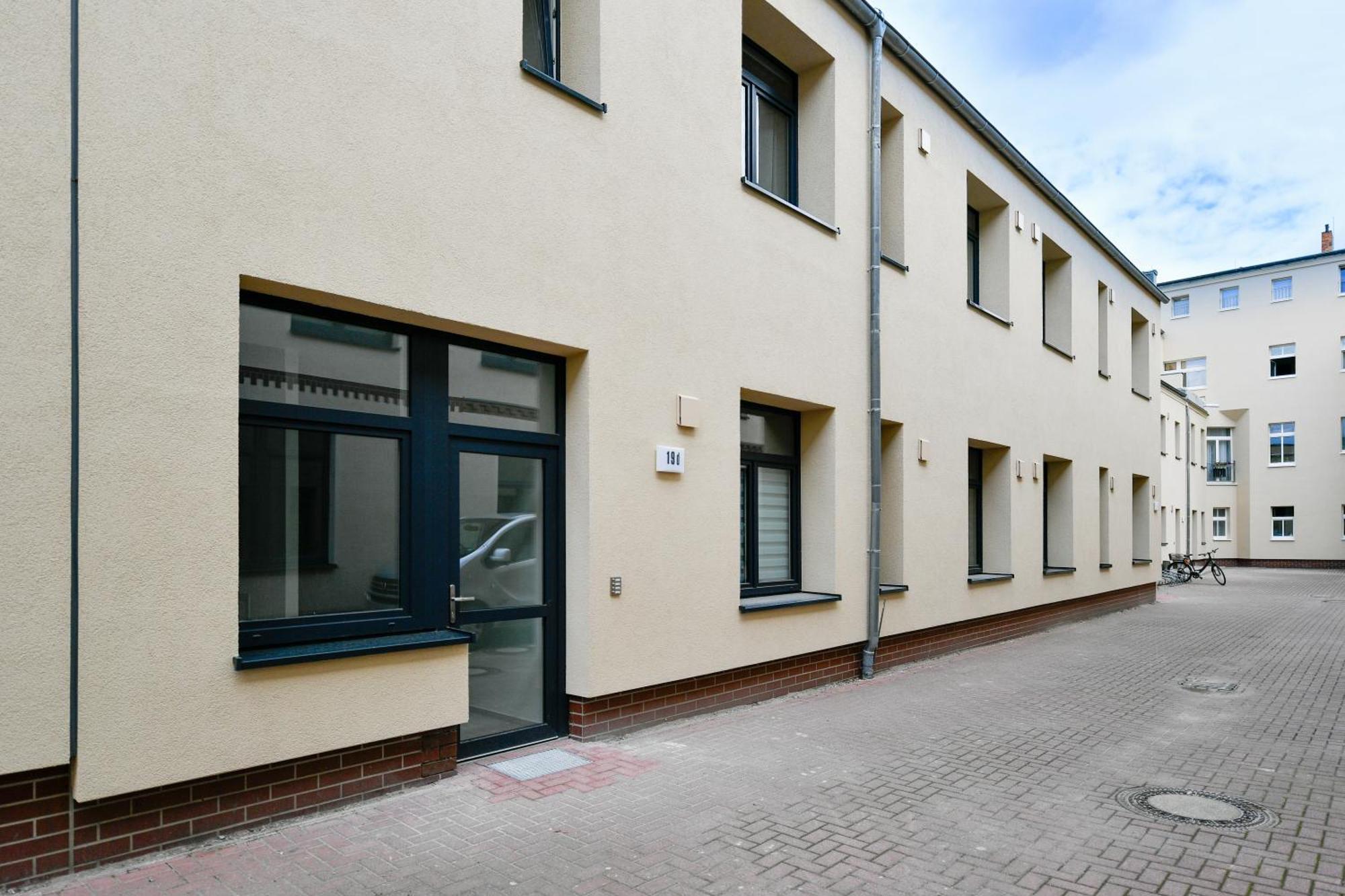 קוטבוס Ferienwohnungen Am Theater - Modern, Zentral Und Ruhig Mit Kueche, Waschtrockner, Netflix, Wlan Und Parkplatz- 2 Zimmer, 52 Qm מראה חיצוני תמונה